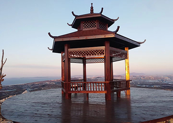 大连防腐木凉亭.jpg